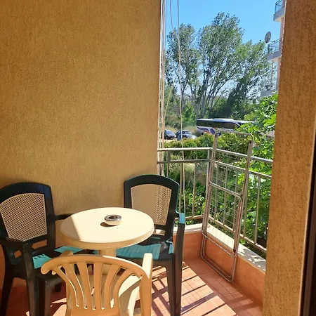 Apartment Breeze *