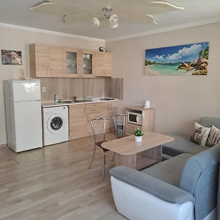 Apartment Breeze *